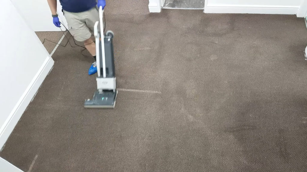 Cleaning a heavily soiled carpet